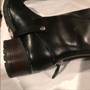 Size 11 Brand New Ugg Riding Boots/Booties